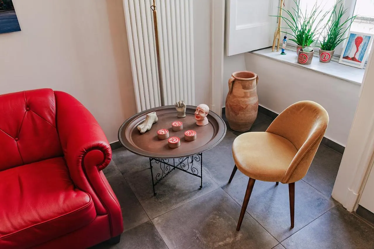 La Smorfia Otel Napoli Konukevi
