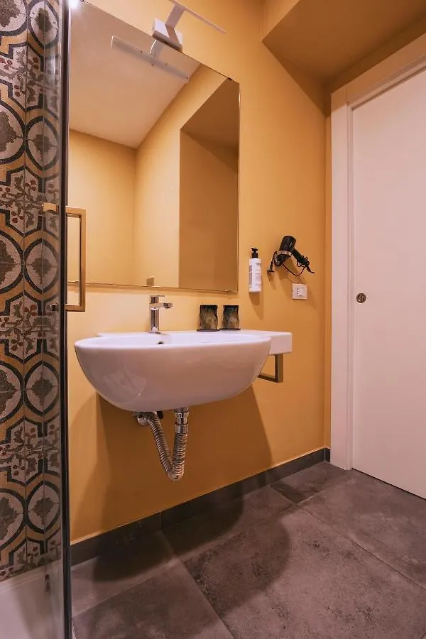 La Smorfia Otel Napoli Konukevi