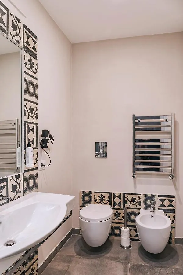 ** Konukevi La Smorfia Otel Napoli İtalya