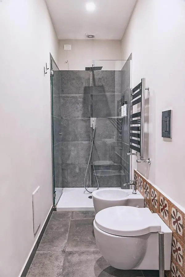 Konukevi La Smorfia Otel Napoli